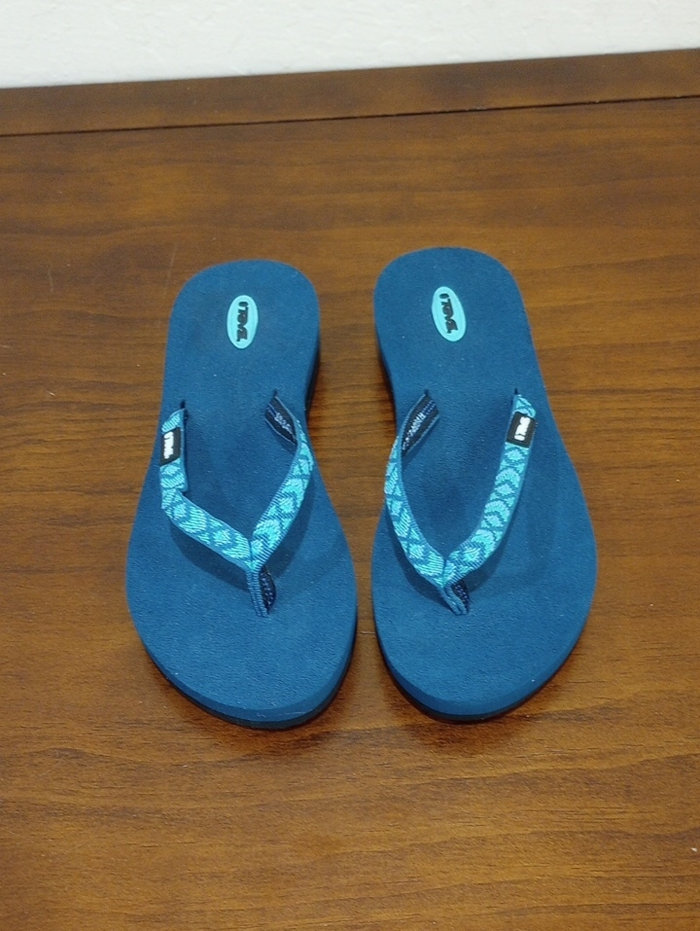 Teva Blue Flip Flop Sandals, Size S - NWOT!